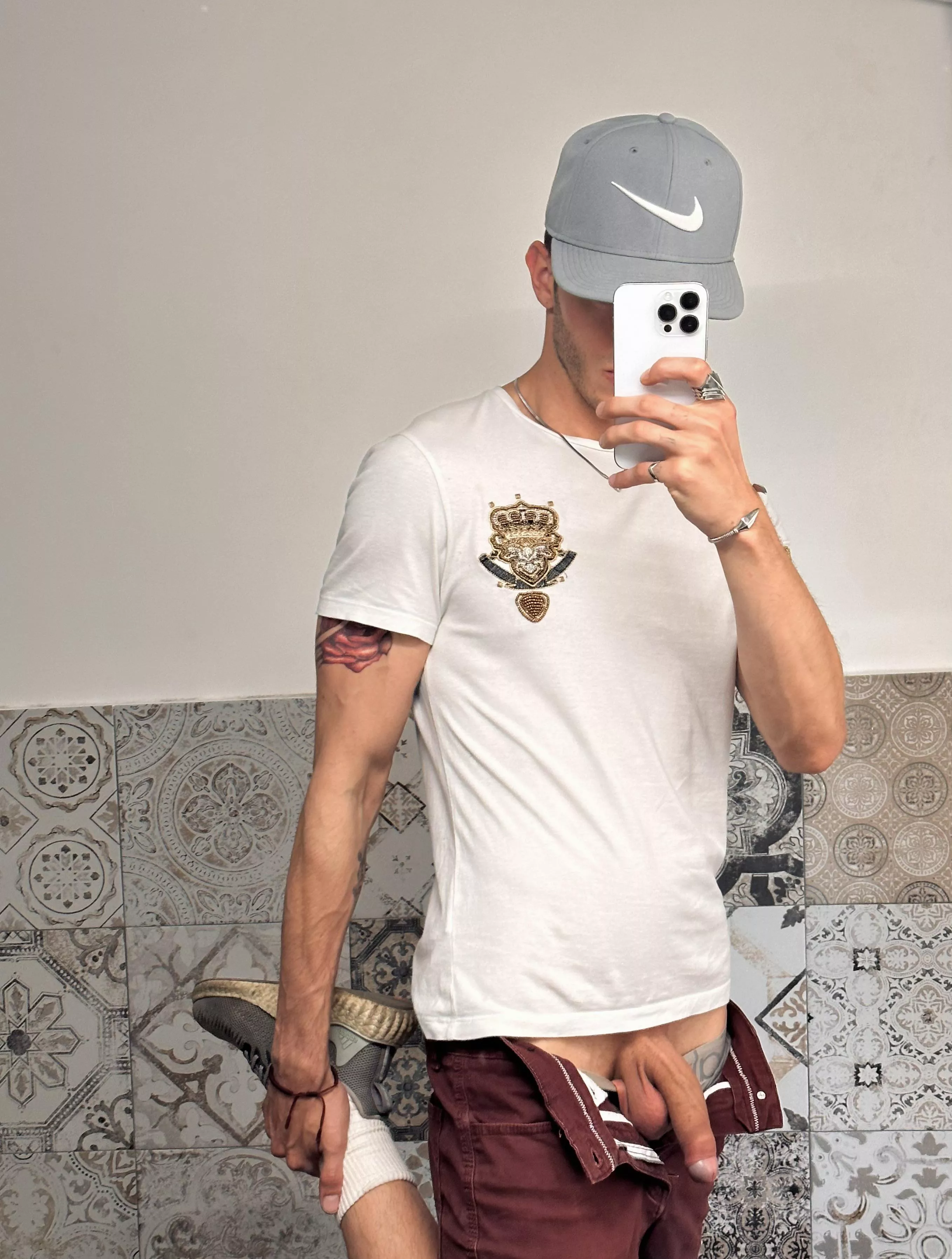 Hi there 🤍 posted by MessyTop23