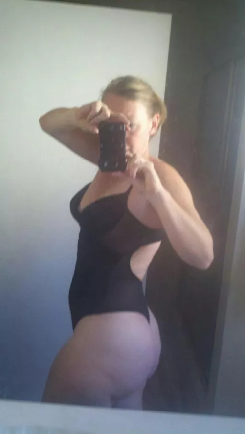 Hmmm. Lovely by warlocklv66