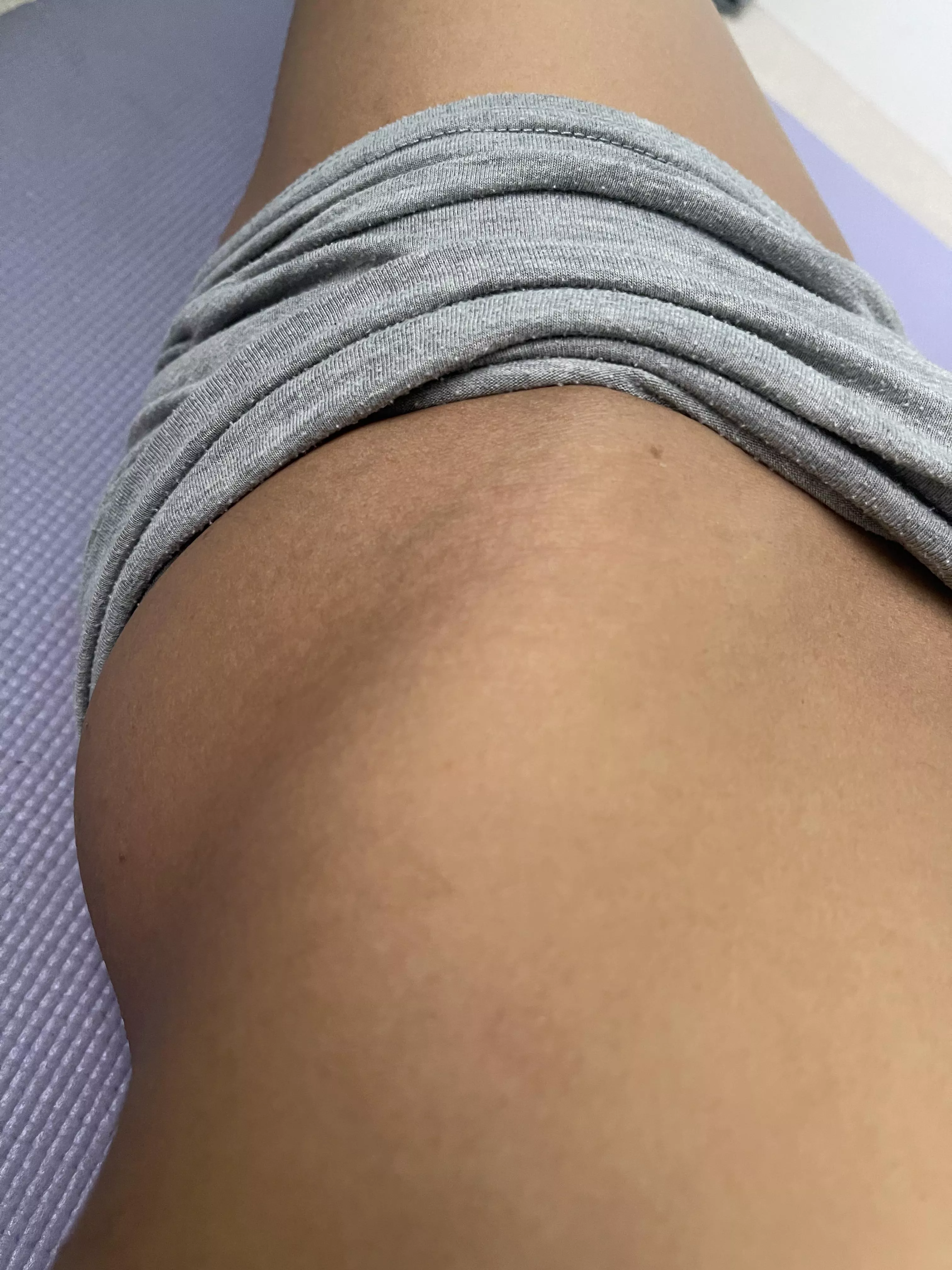 Hold my hip bones and my cheeks 🍑 posted by bbygirllxoxo