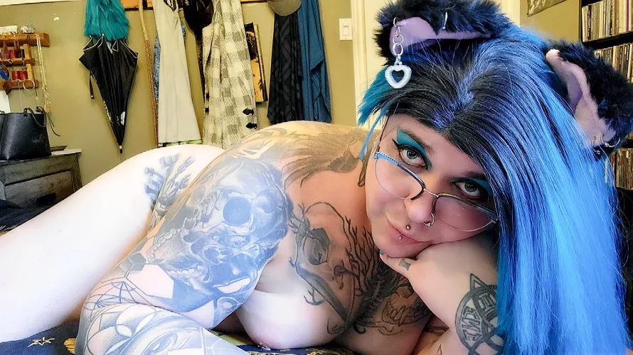 Home from work, all showered and clean 😋 by KendrilT