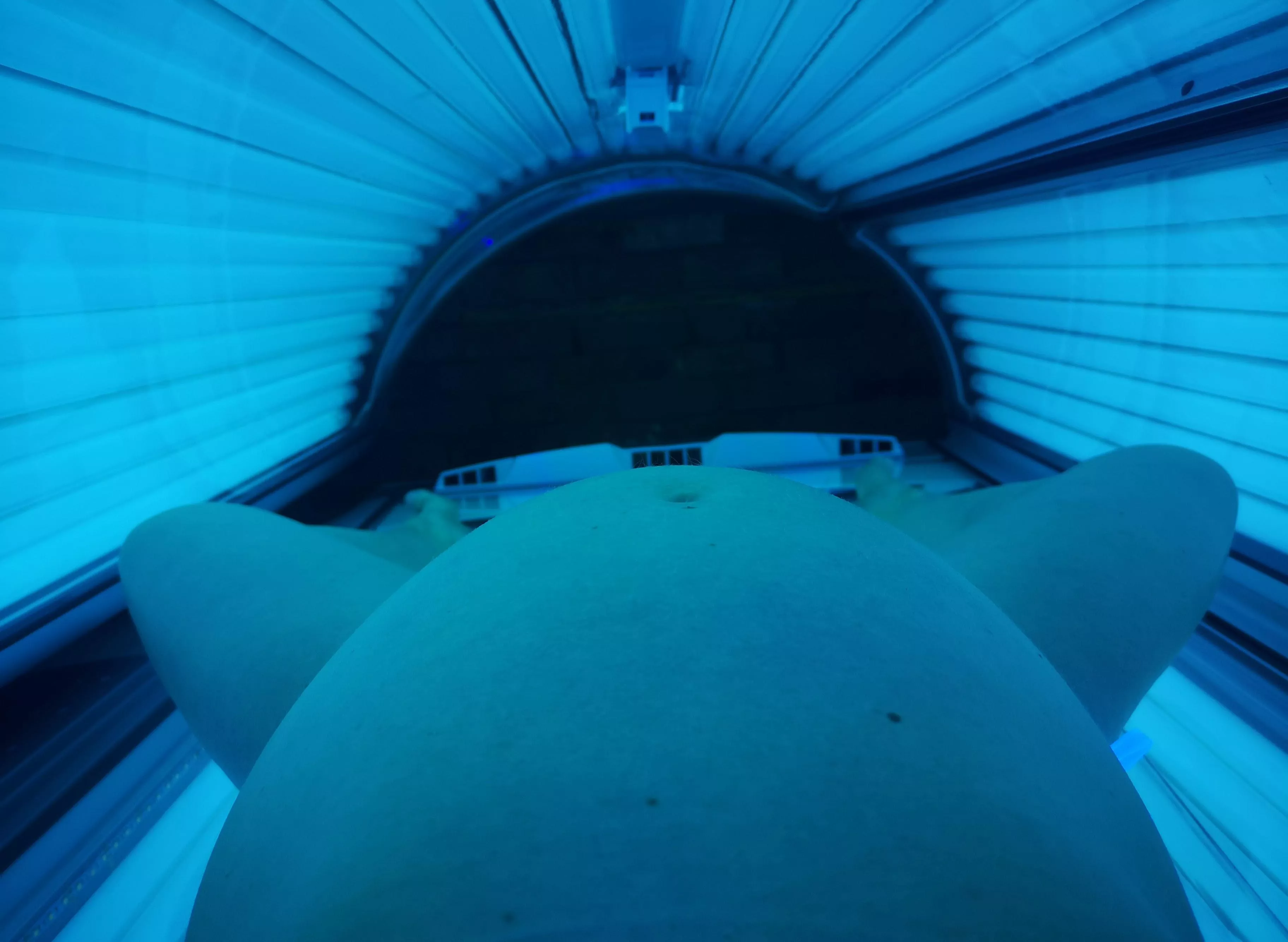 I always play with pussy while getting my tan on posted by unofficialsecretT