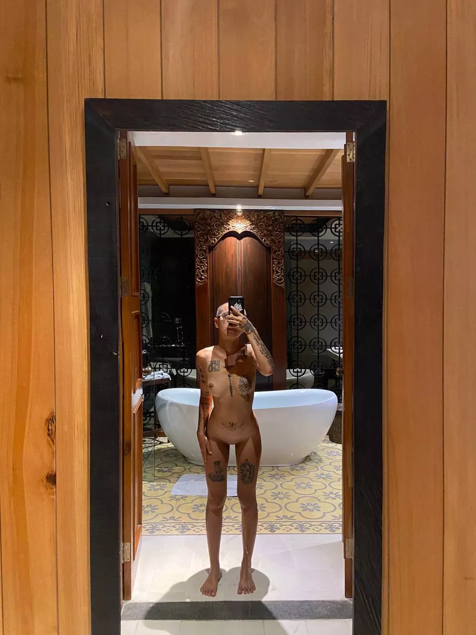 I look so small in this mirror posted by FamouslyWatchful