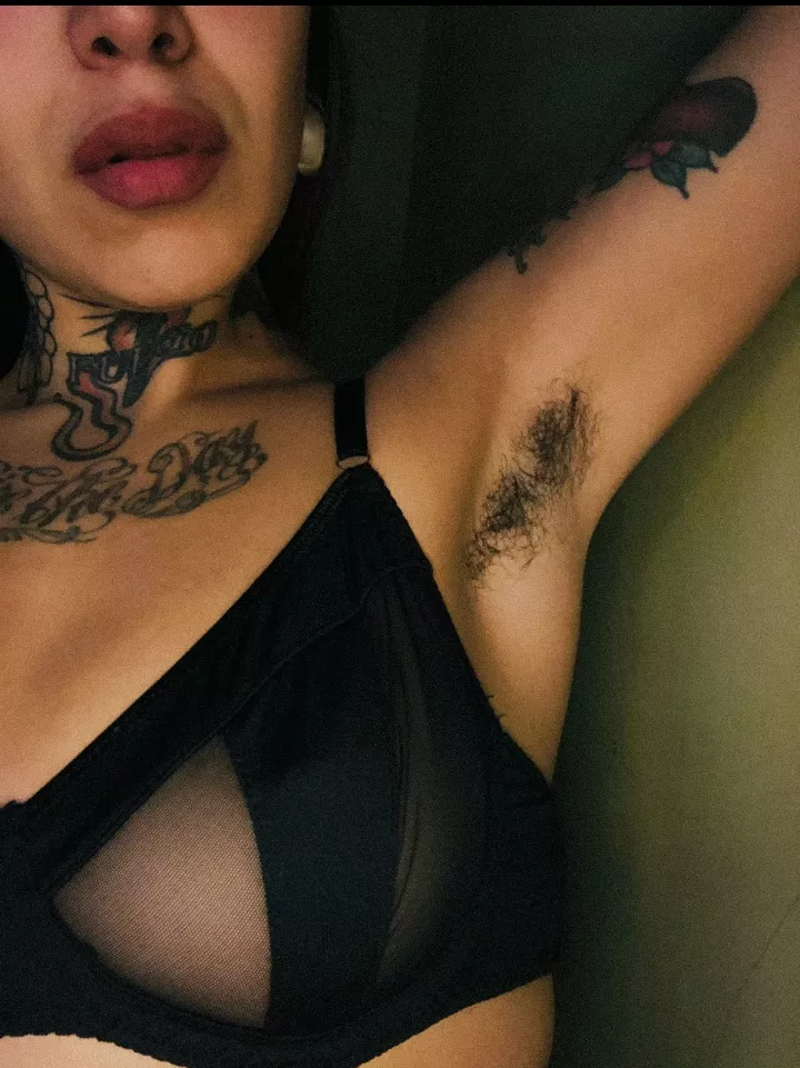 I love my hairy armpits 🥰 posted by babyamazona