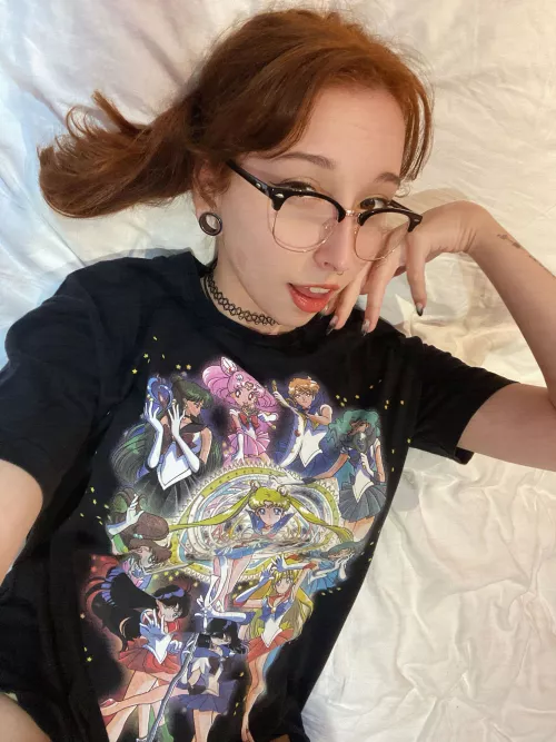 I love showing off how much I enjoy my new toy! by hargatlh