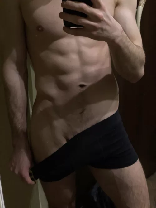 I'm new here 👀🖐 by Over_stw