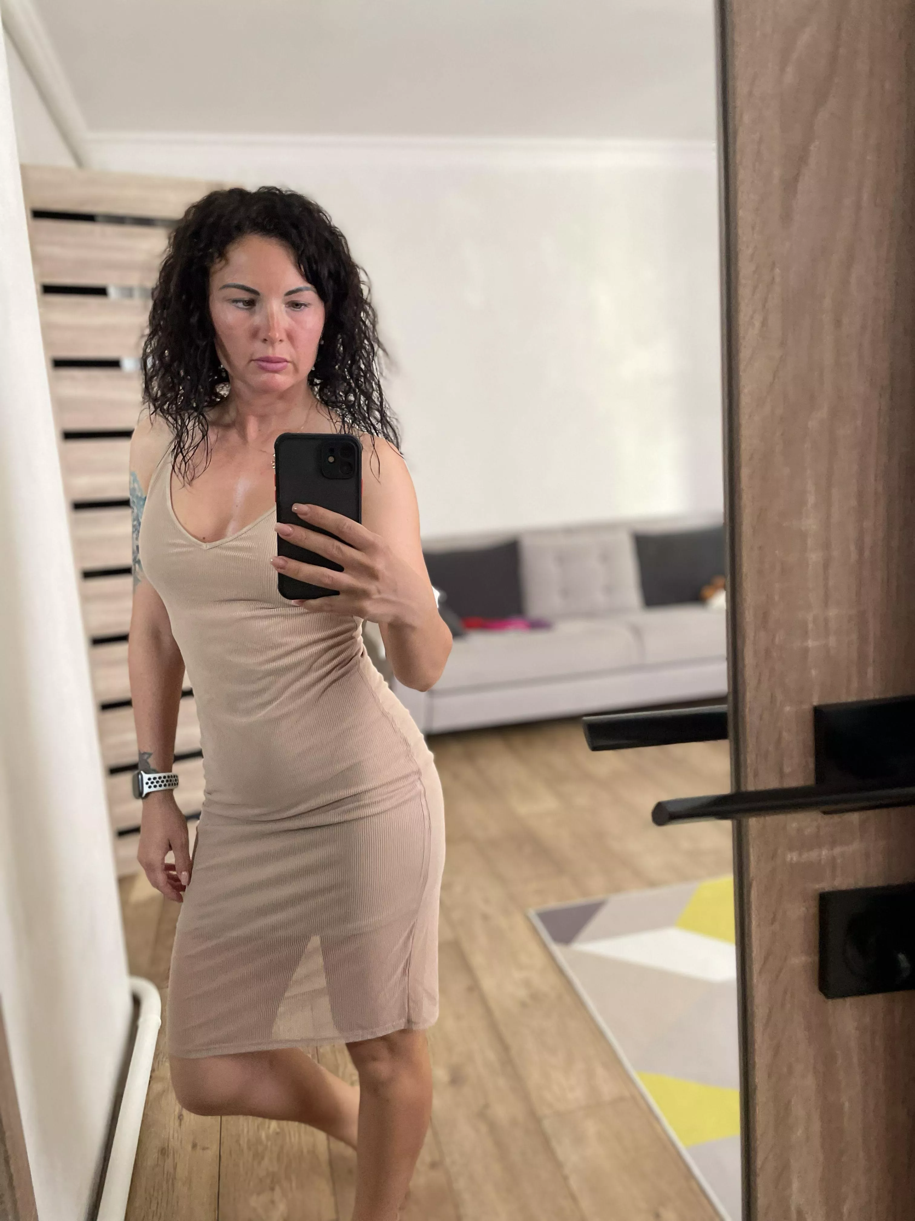 I'm so sexy not only in the reflection of the mirror posted by EdentalAirbrake755