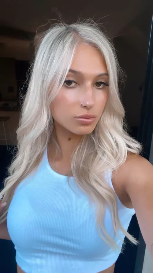 I'm thinking about sucking your dick right now by Aussiebabe2023