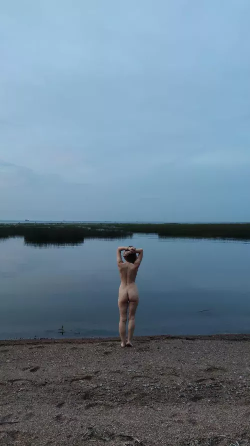 Love hiking with my girlfriends by SwiftyFoxxx