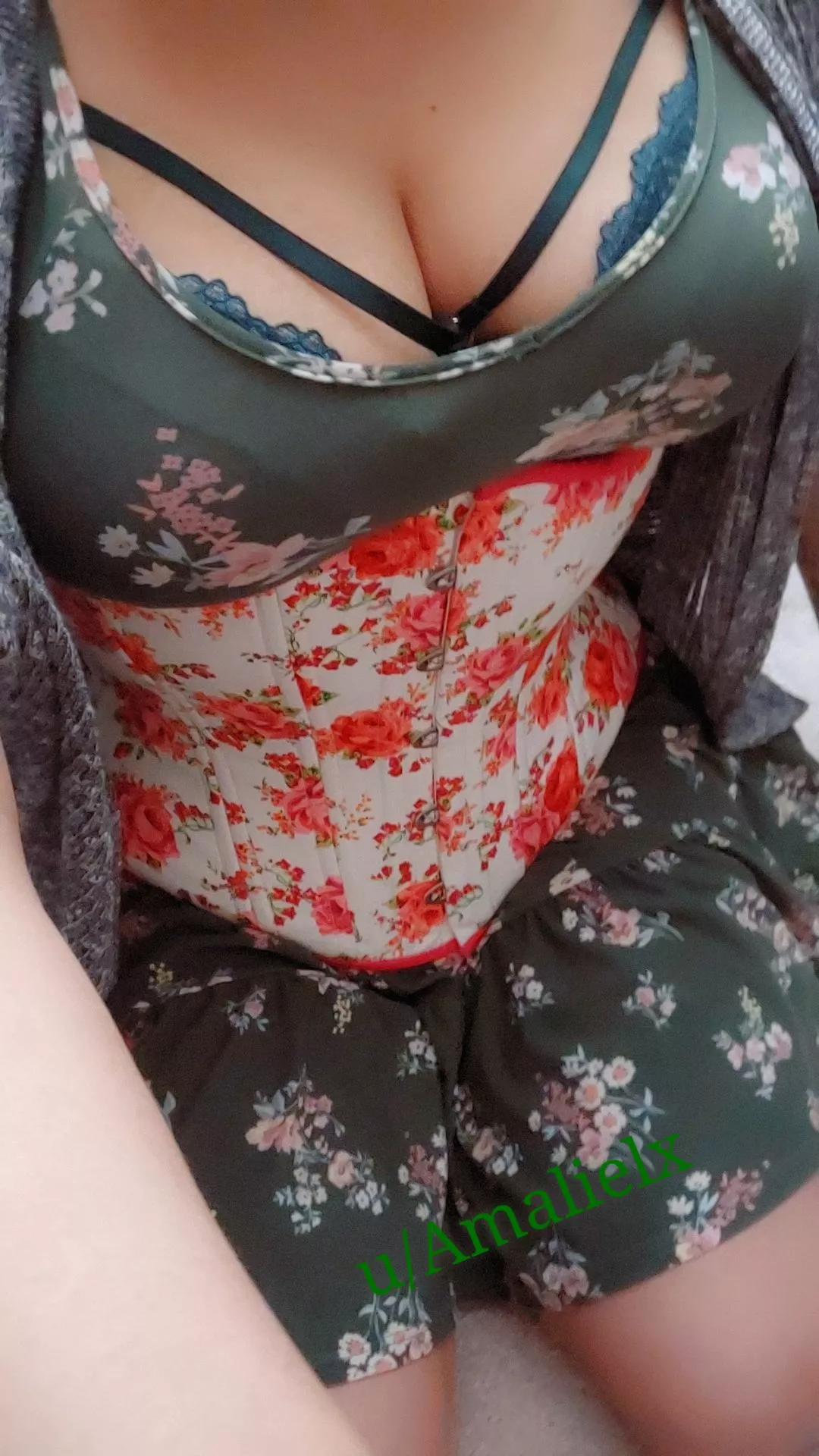 🌹❤️🤍 love roses posted by Amalielx