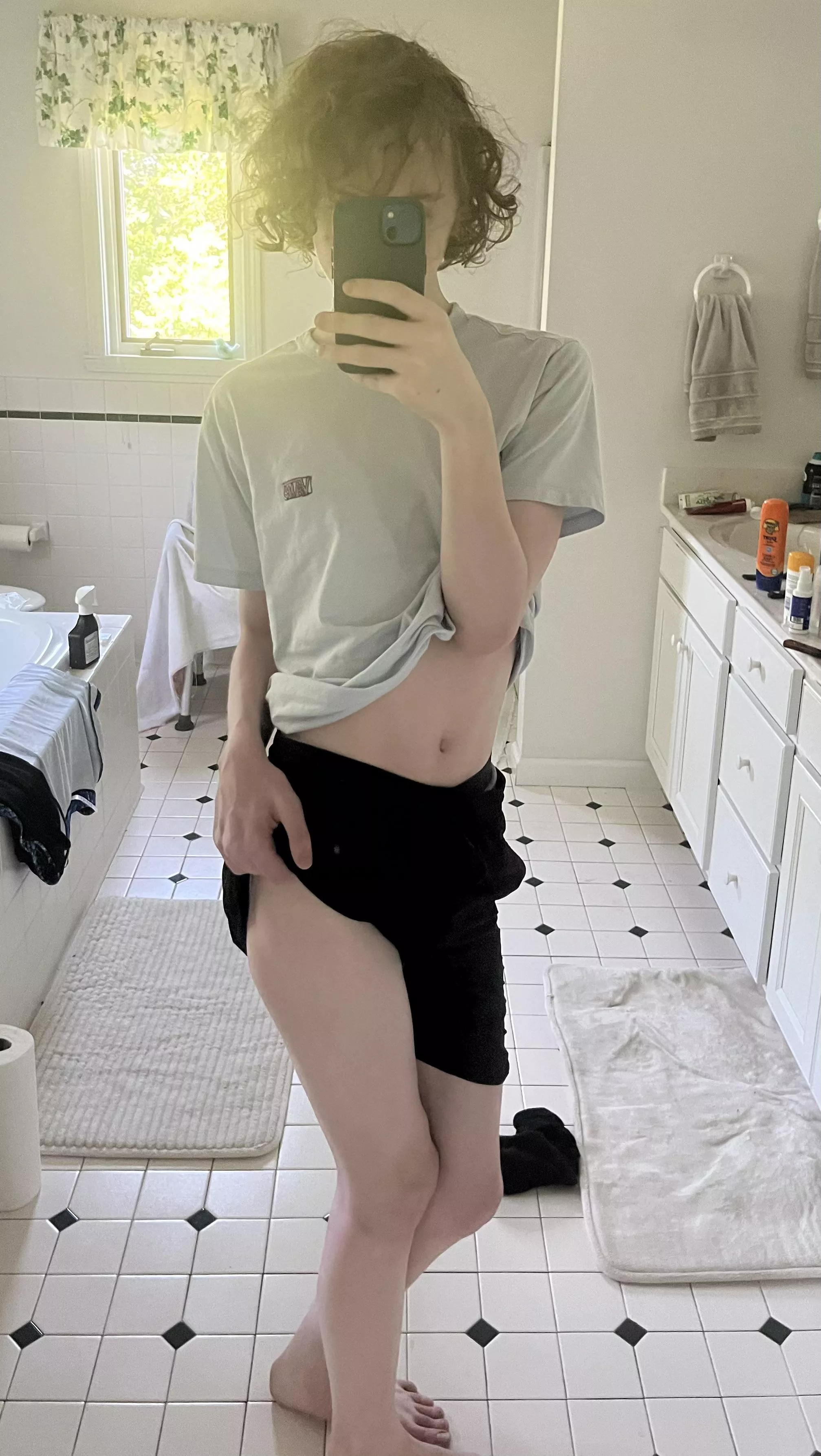 Random bathroom pic, thought I’d post still <3 posted by ZealousidealMeet122