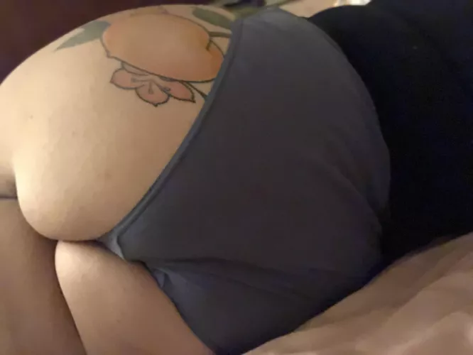 Snuggle? 😙 by Cakes4sale