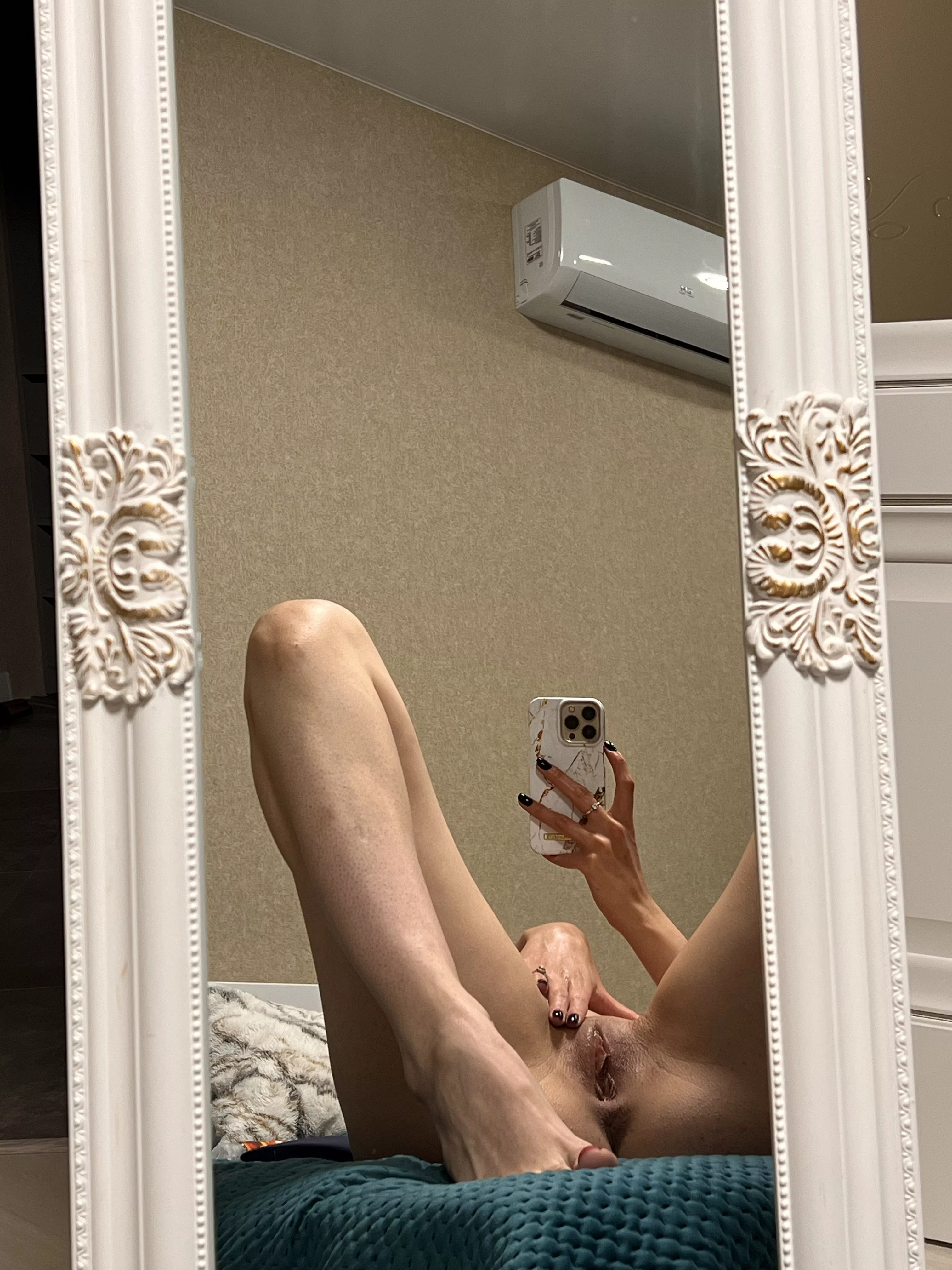 Two fingers slip to the pussy and will peck her until the juice comes out posted by Dazedlycarry76
