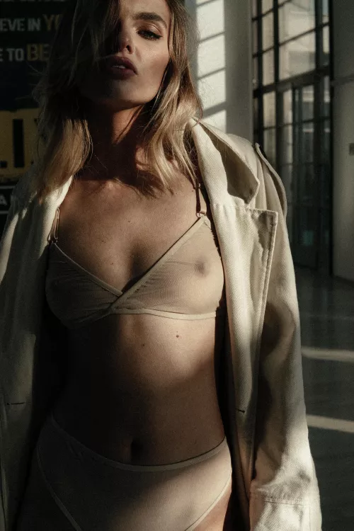 Very hot by alexrebelgirl