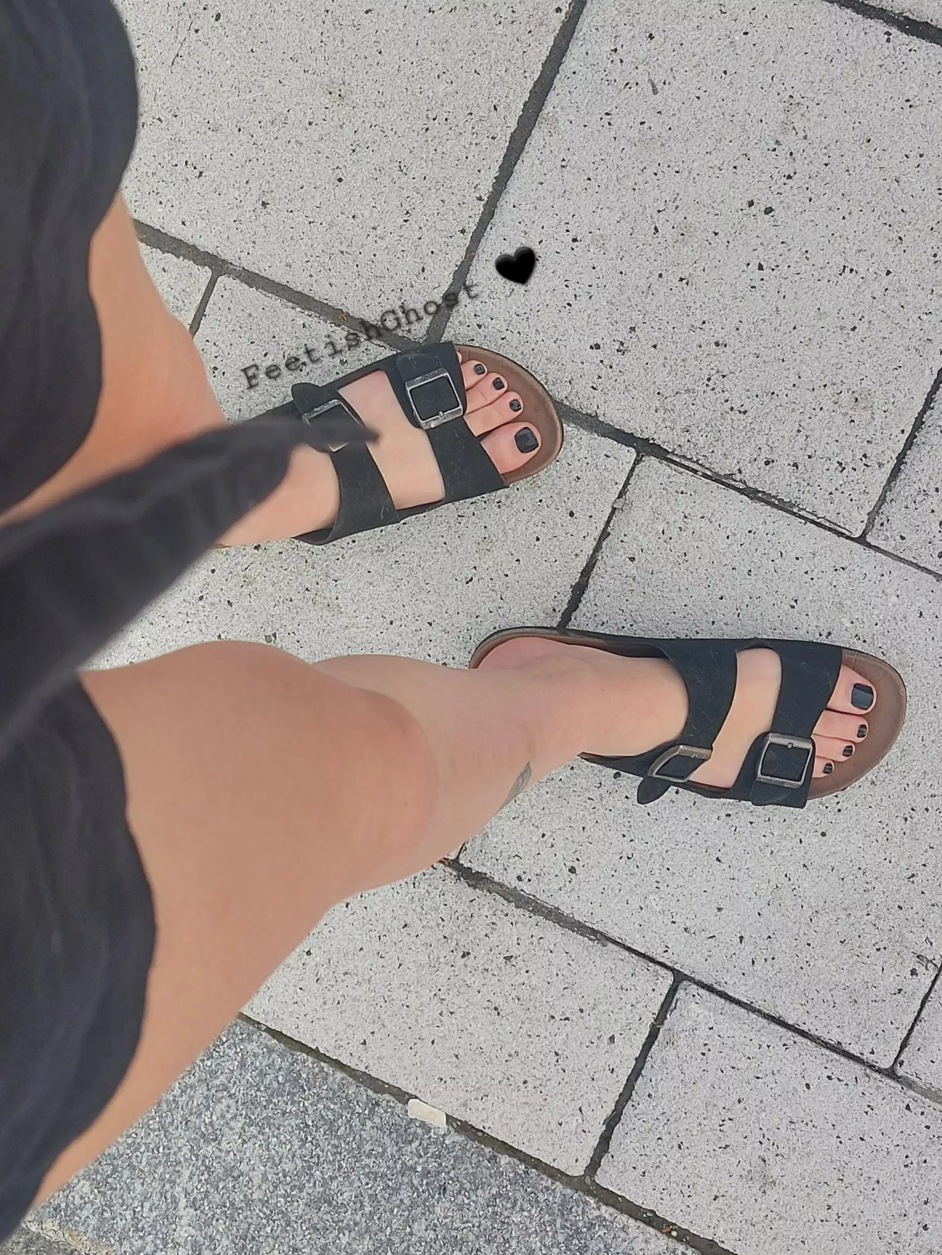 would you take sneak peek while passing by? 🖤 posted by feetishghost