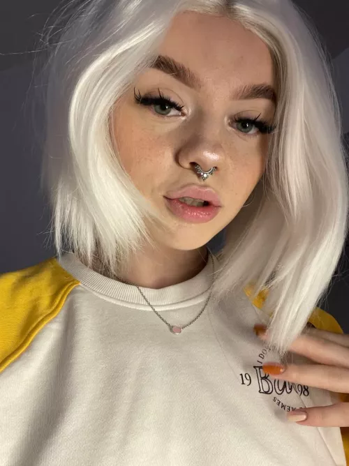 You like cute girls like me, don't you by rhinalwessex96