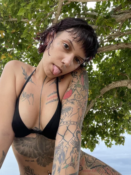 Beach selfie (timer cam) by spiceypalace