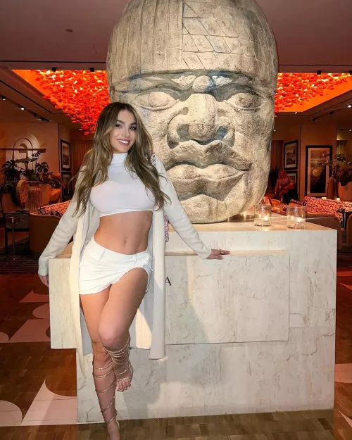 Beauty in White by DAYBOI_ALEX