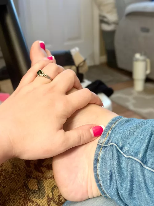 Do we like being matchy matchy here? by HellaTrappy