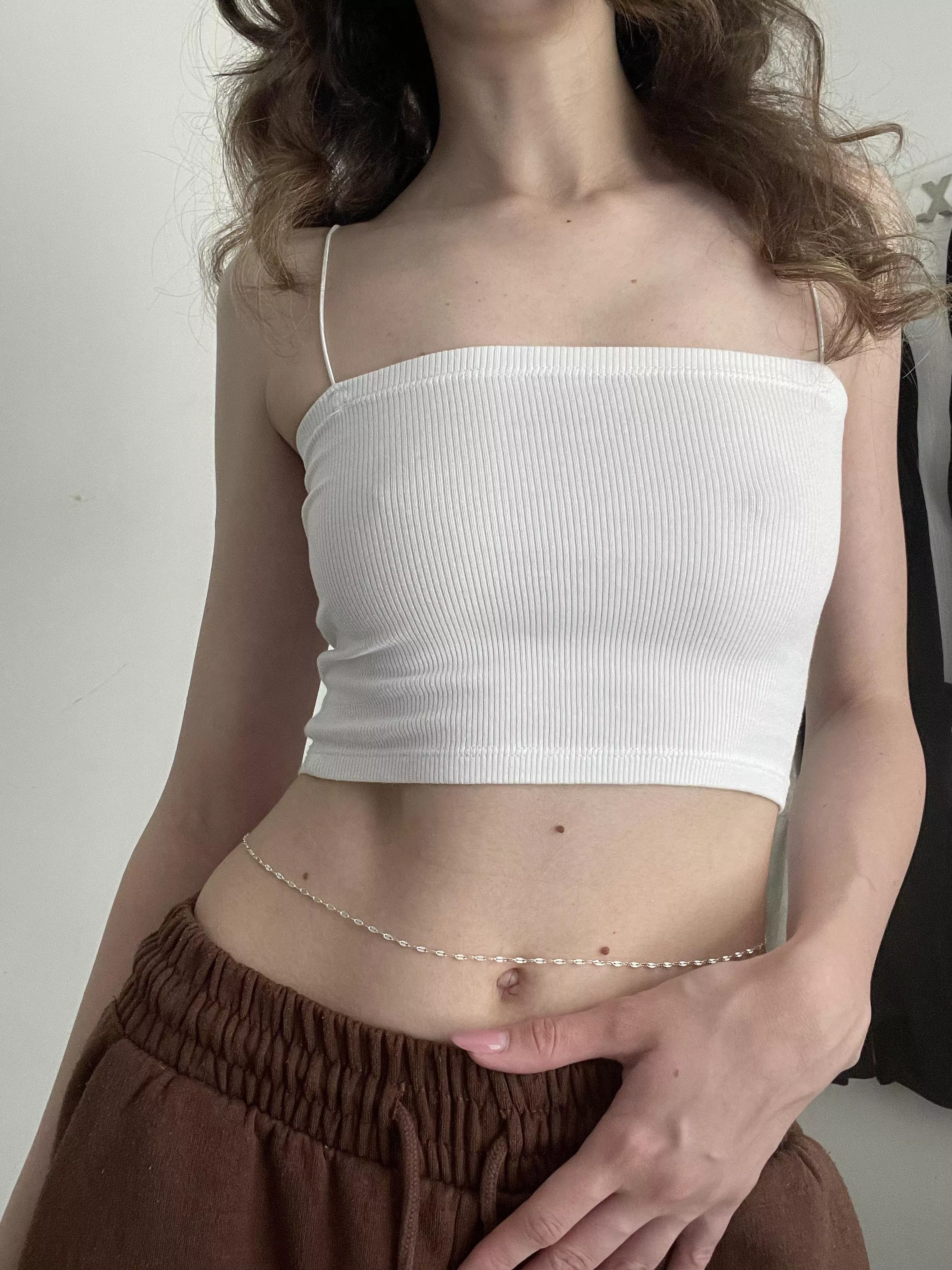 Do you like my sweet curves? posted by long-legzzz