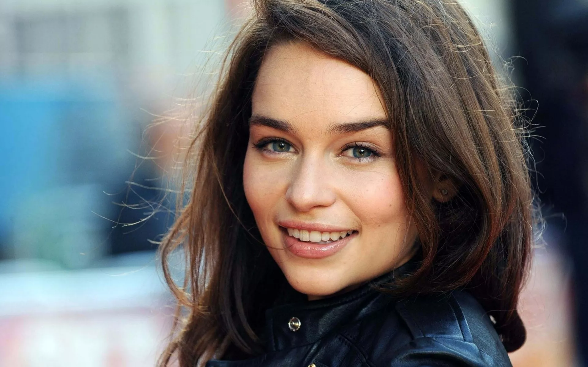 Emilia Clarke posted by Zonalshade