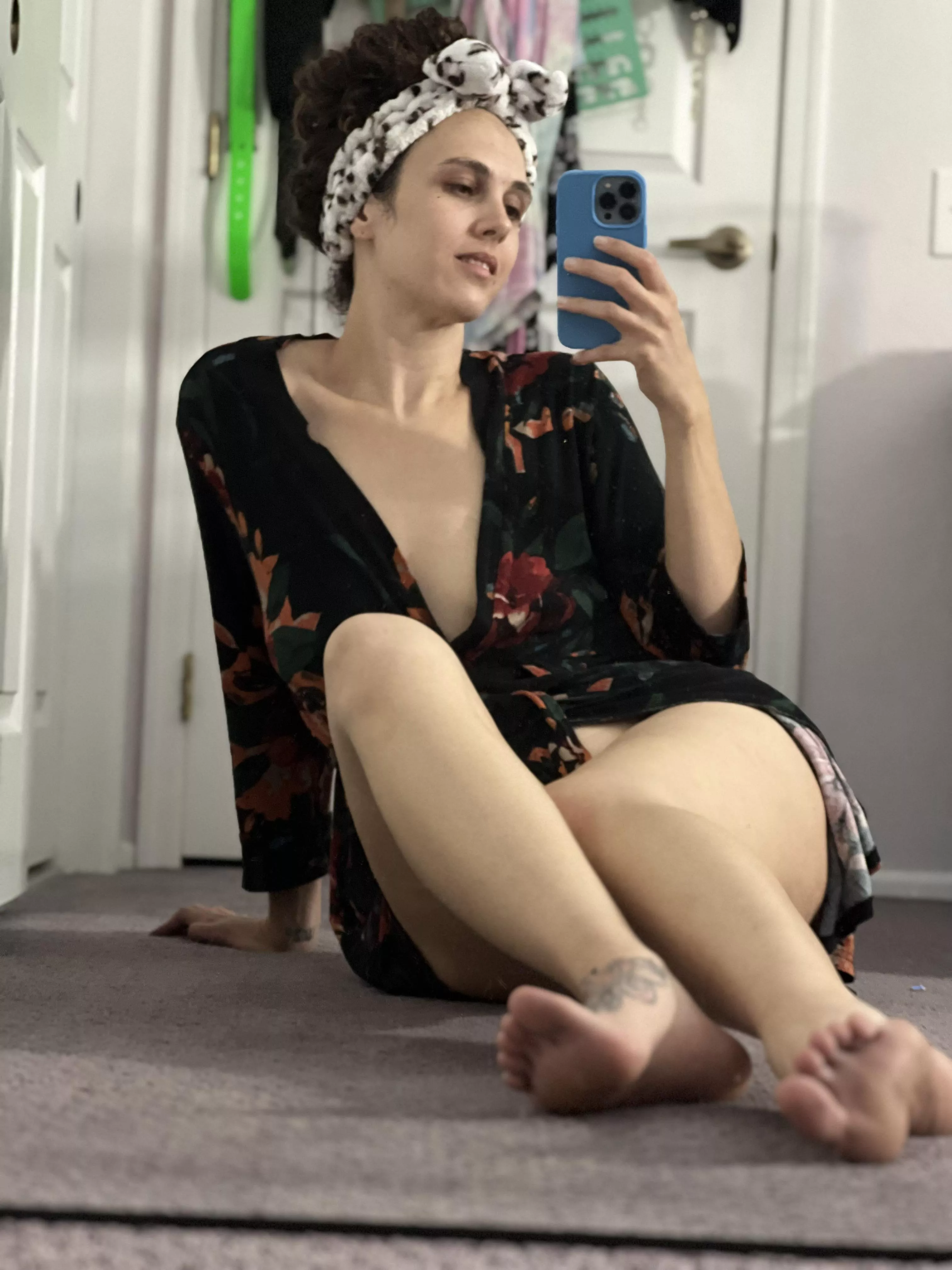 [f] takes too many selfies posted by SubstantialWelder395