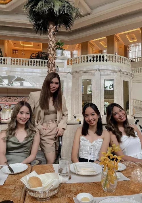 Filipina sisters by No-Spell864