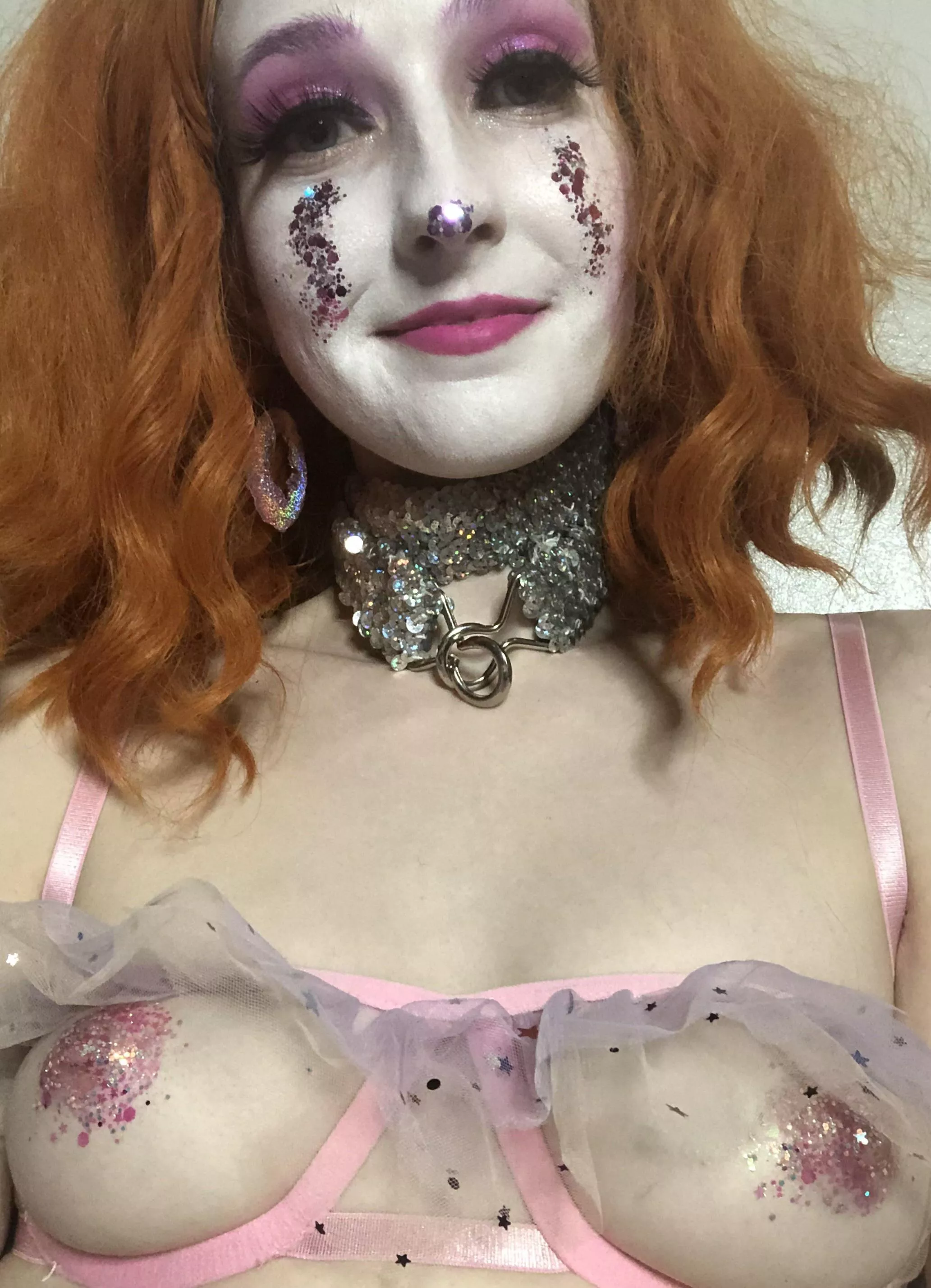 Glittery Clowngirl posted by Manicpixiepanties