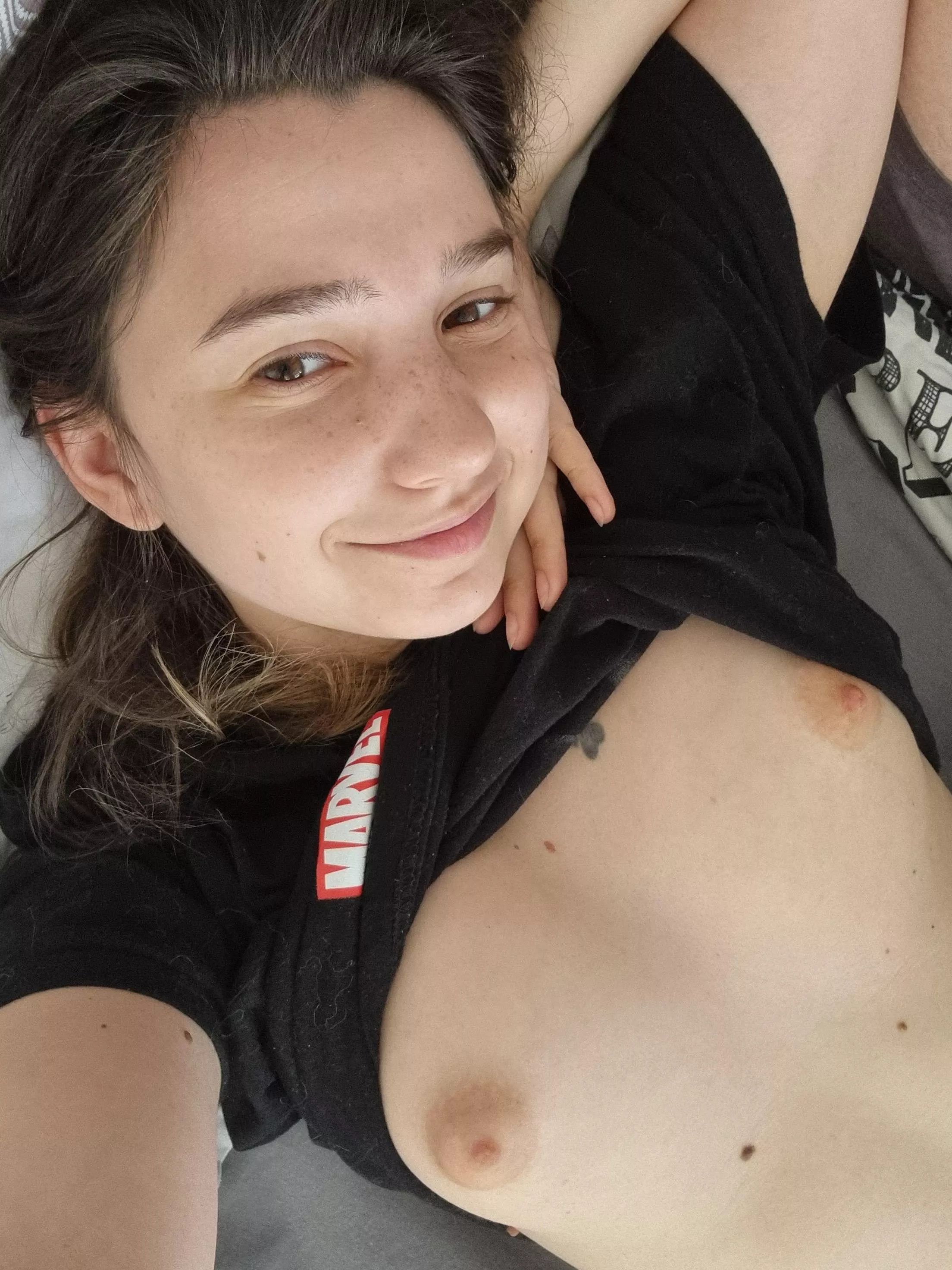 Hello 😘 posted by Be_myy_guest