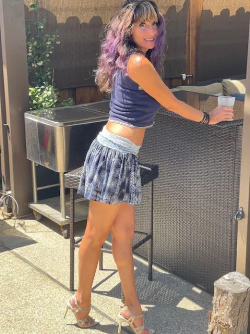 I love a short skirt with heels. by shaenaplease