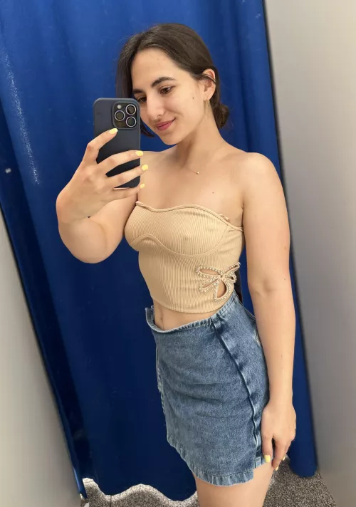 I love trying new clothes by Kalinamalinaa