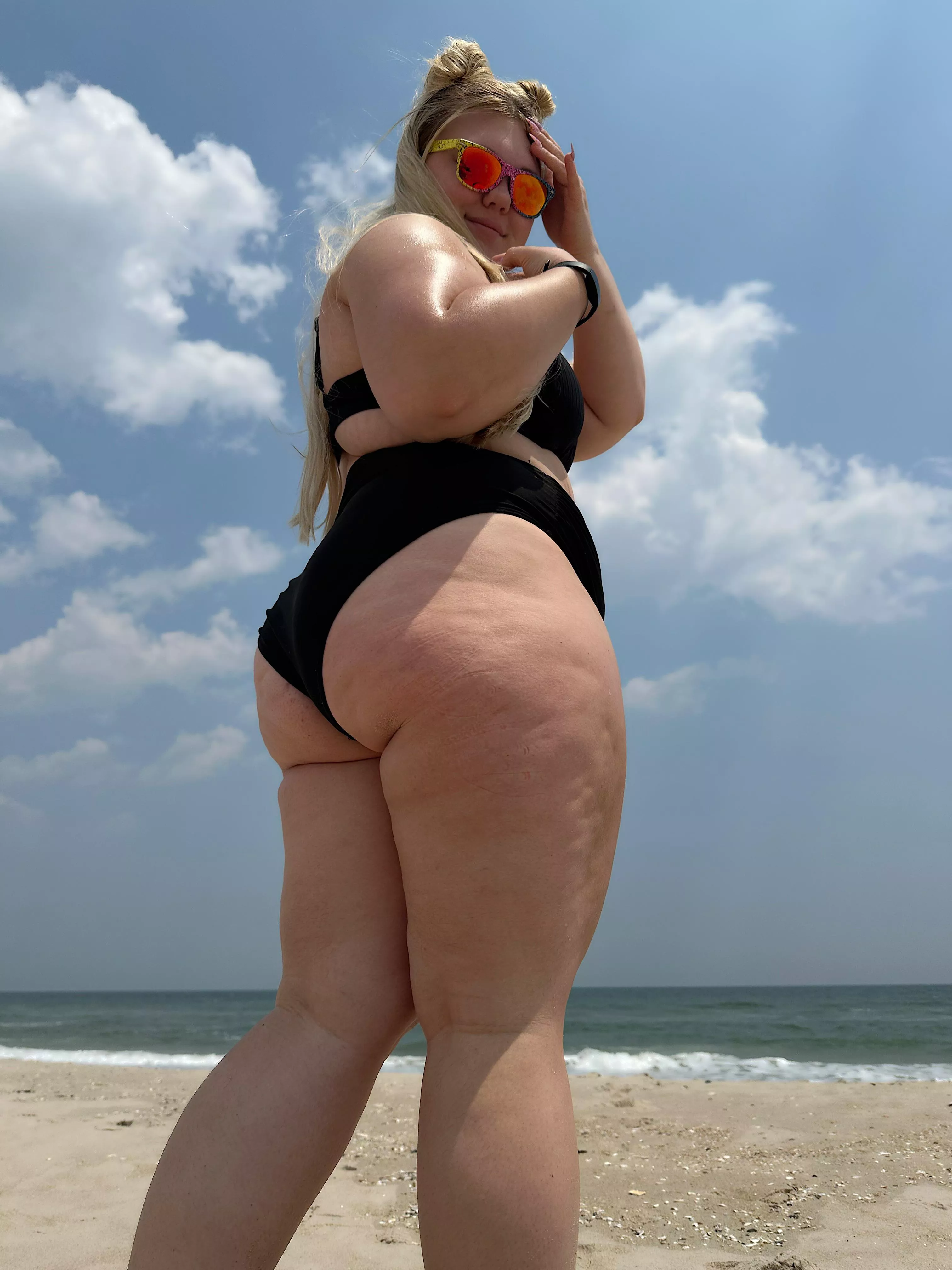 i’m probably too curvy for you posted by lxves