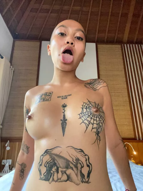 It's incredibly boring to be home alone by FamouslyWatchful