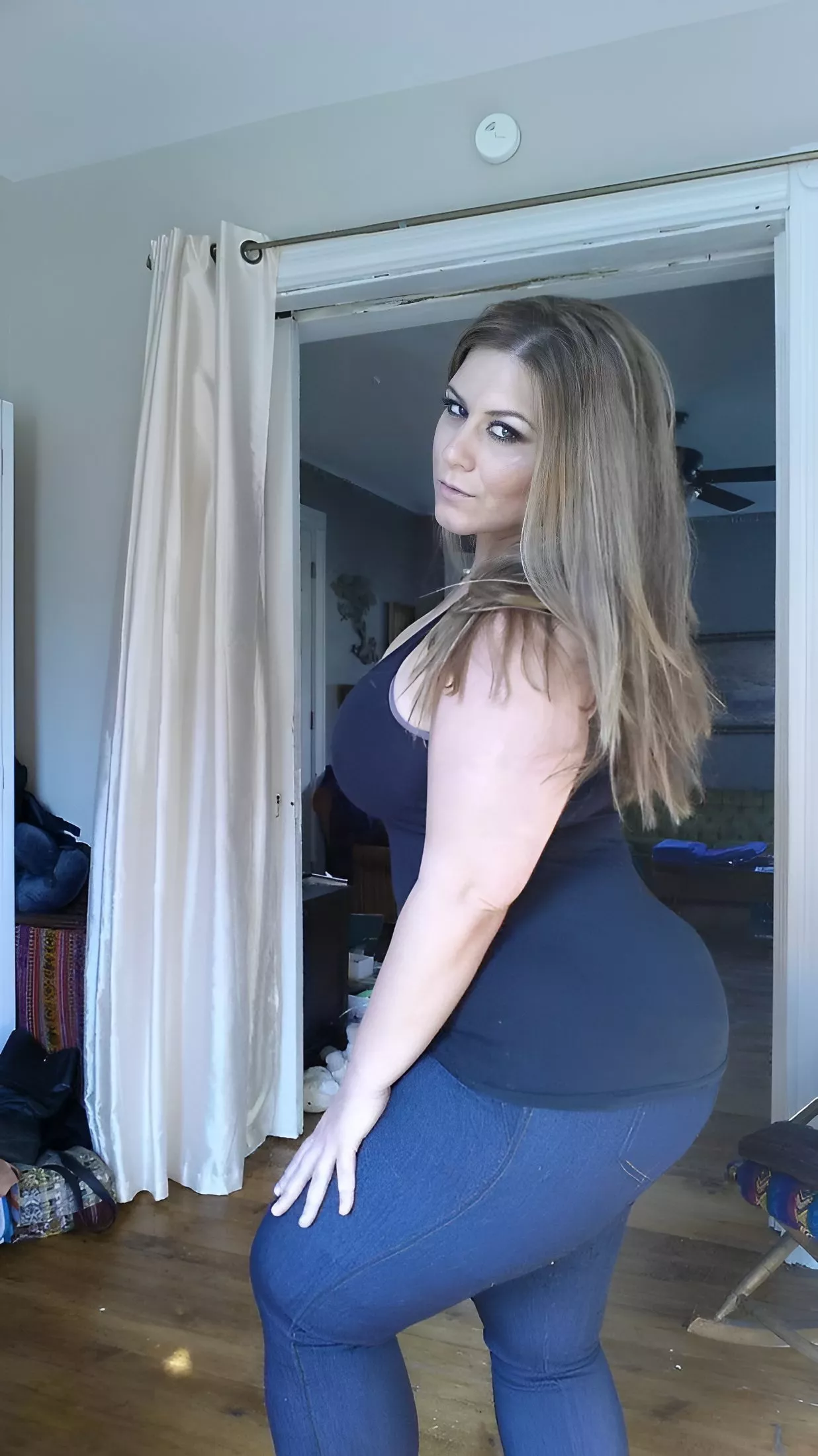 London Andrews posted by evenflow_2991