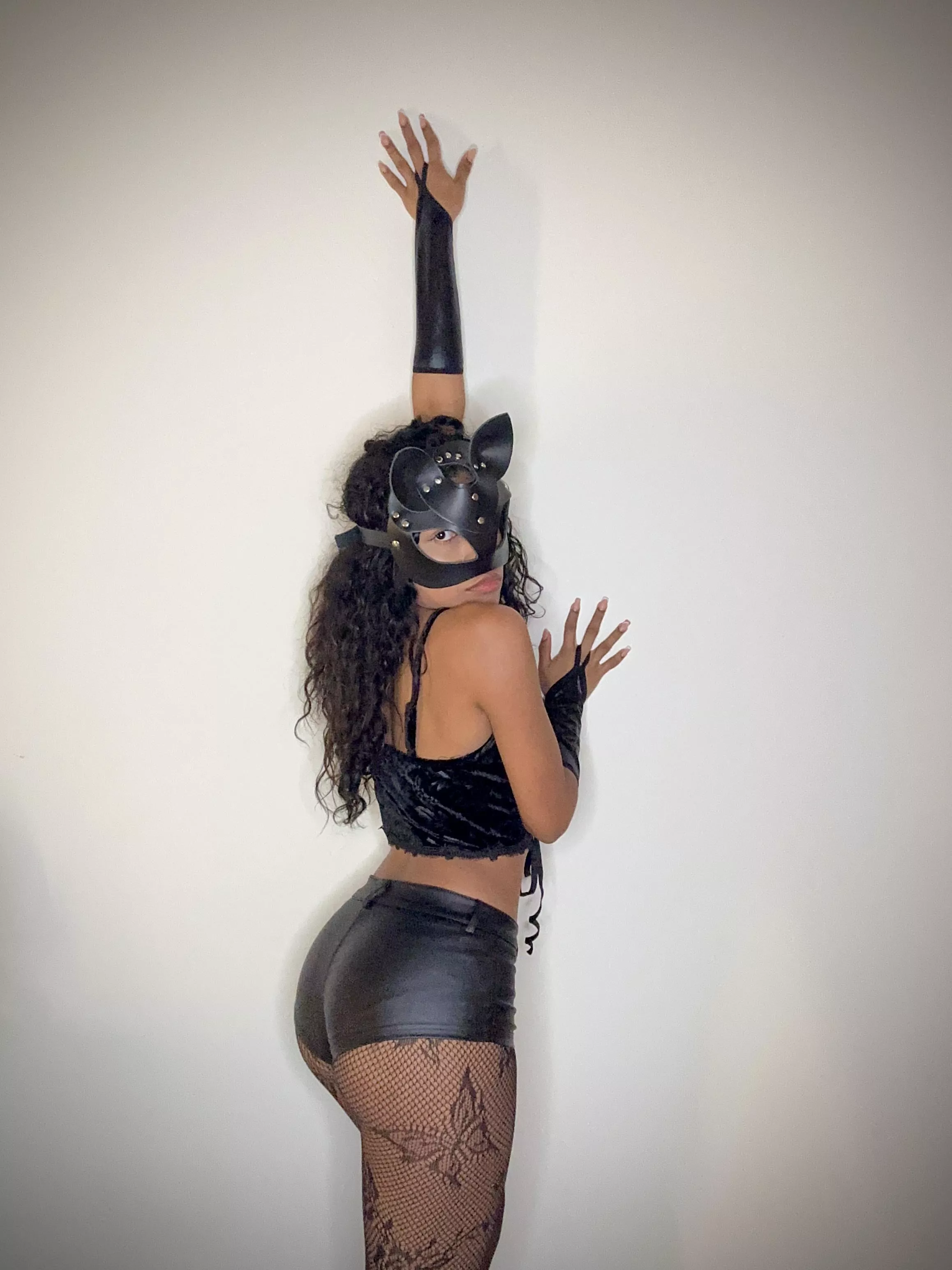 Must admit, I am a little hungry... posted by auroraelisex