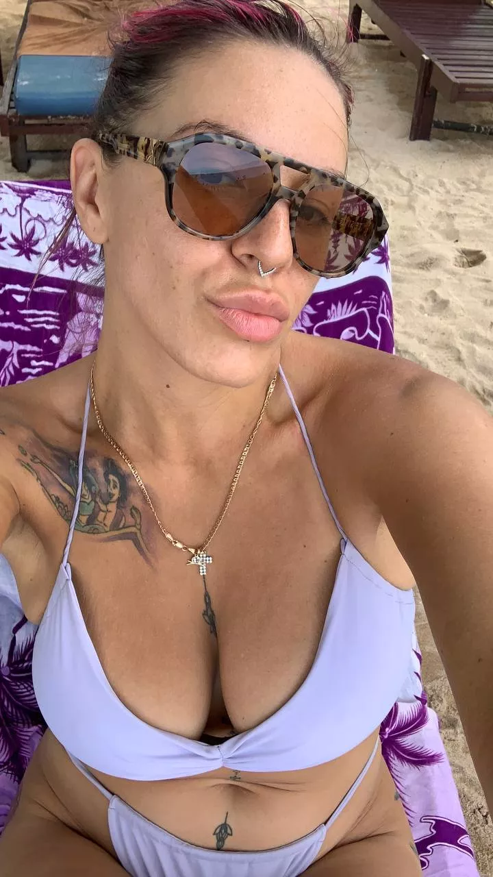 my new swimsuit posted by Klutzy-Hippo402