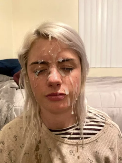 Not that happy by Gokkunasia