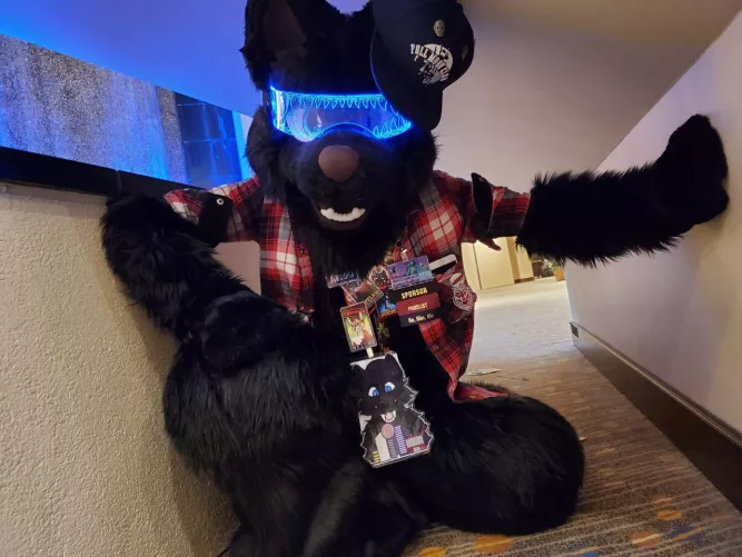 Pic a friend took of me at TFF 2020. I think this is my favorite fursuit photo of me. by Lucius_Shadow