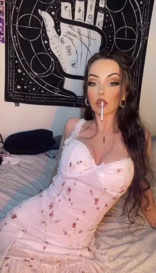 Port royal rollies are my fav… why do people say i’m too pretty to smoke?! by Brattywynter