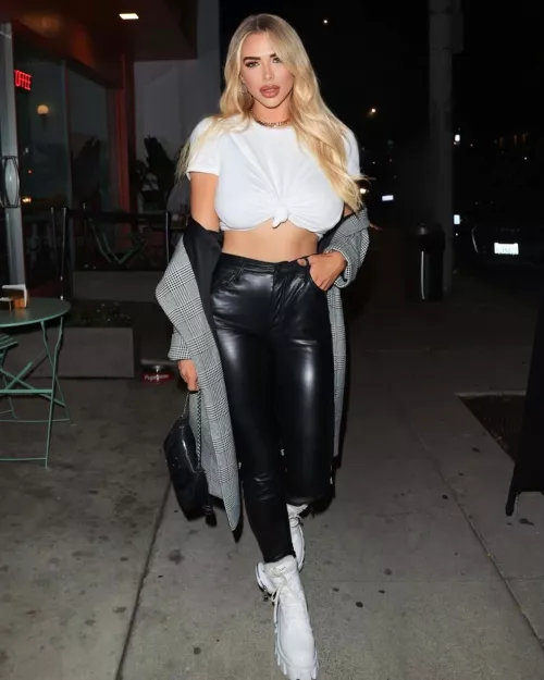 Posing for the Cameras by DAYBOI_ALEX