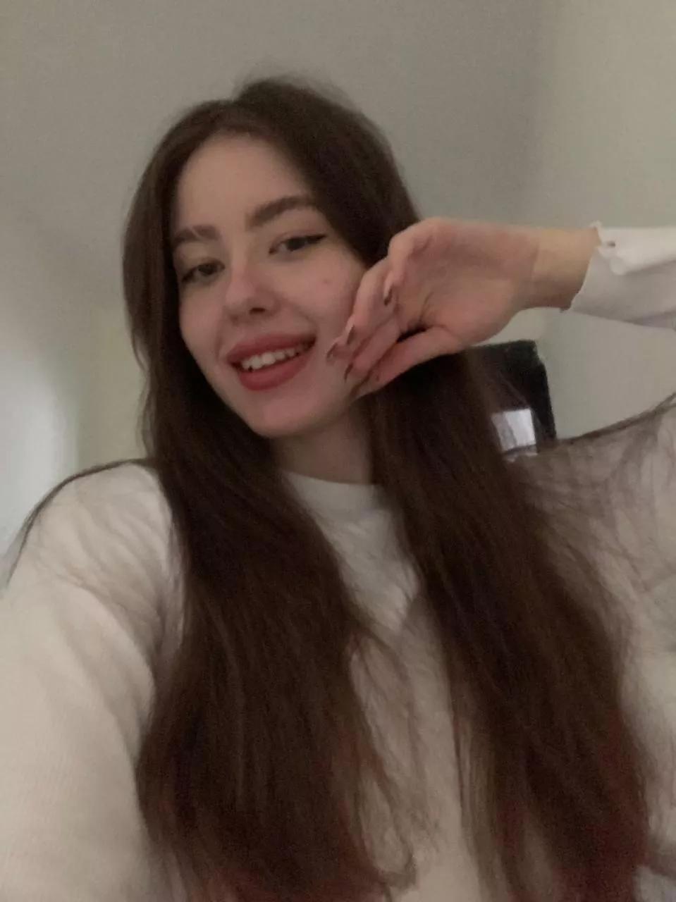 Smile IUTR posted by Yummy_Strawberry_535