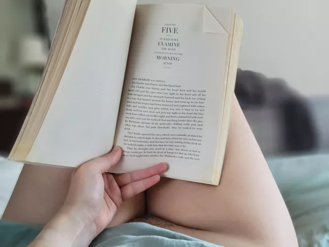 Spending Saturday in bed reading Neil Gaiman [F] by MarieAtwood