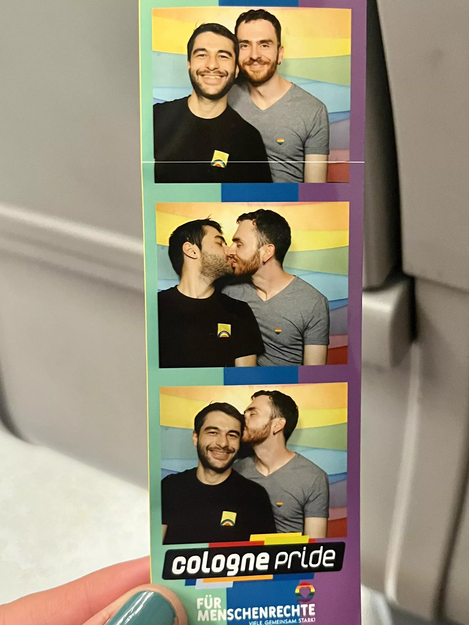 Strengthening Turkish-Italian relations 🤪 Greetings from Cologne Pride 🏳️‍🌈🥳 posted by pillows-fellows