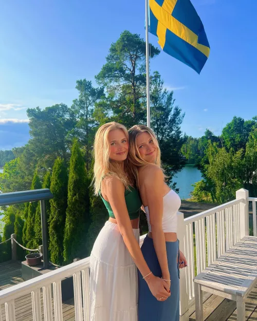 Which sister? by HowardRatner420