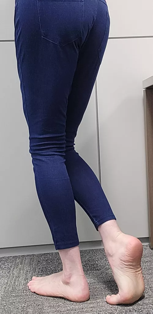 Against the wall by Arched_Goddezz