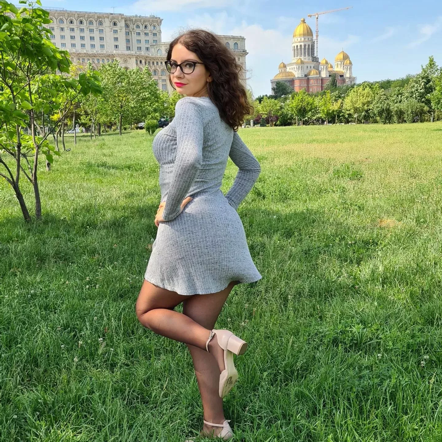 Do you like my pantyhose legs ? posted by mirunafit