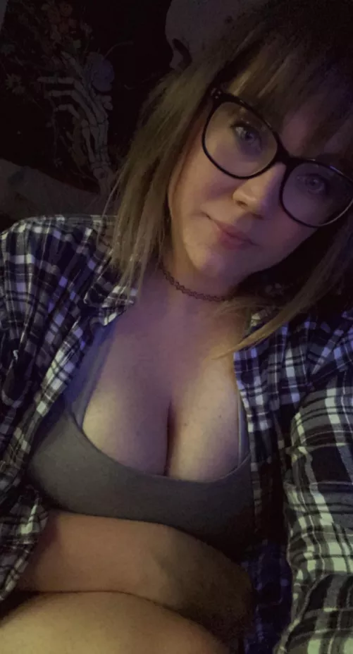 does it give librarian vibes? by _toxxicpanda