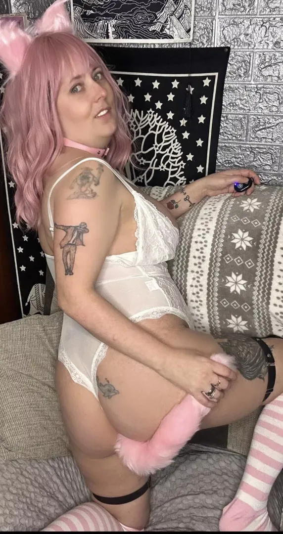 Does my ass look good in white? posted by destiny202131