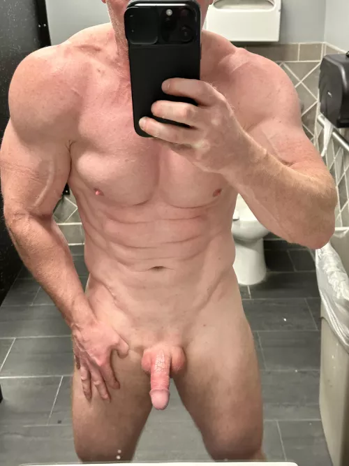 First workout after a vacation always leads to a great pu(m)p. Don’t you agree? by buffgingerbrody