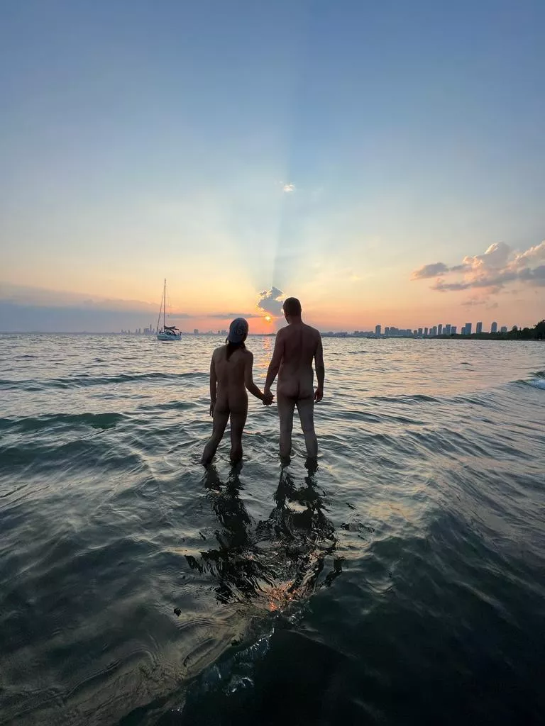 Hanlans beach posted by 2tallnuncut