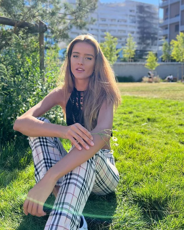 Ichelle Streekstra posted by sagar9175